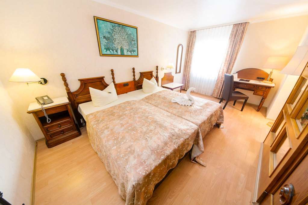 Ff&E Hotel Bavaria Fürth Szoba fotó